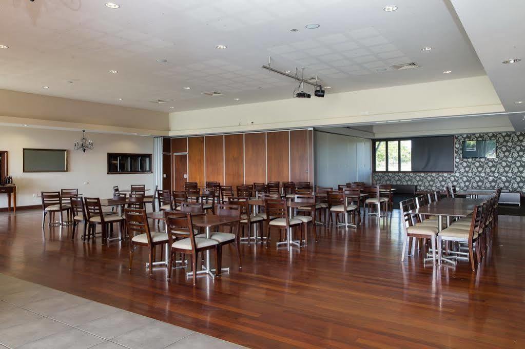 Merinda Village Hotel Bowen Esterno foto